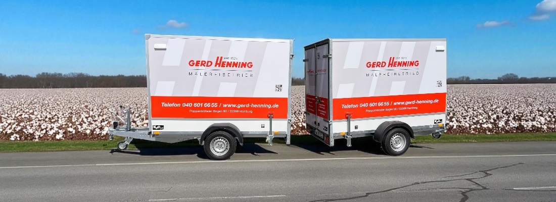 Anhängerbeschriftung von Folien Fischer Hamburg für den Malerbetrieb Gerd Henning – mobile Werbung auf der Straße